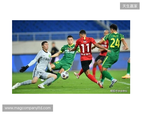 半场-国安0-0蓉城 王子铭包抄踢空失空门 韦世豪报复性铲球染黄
